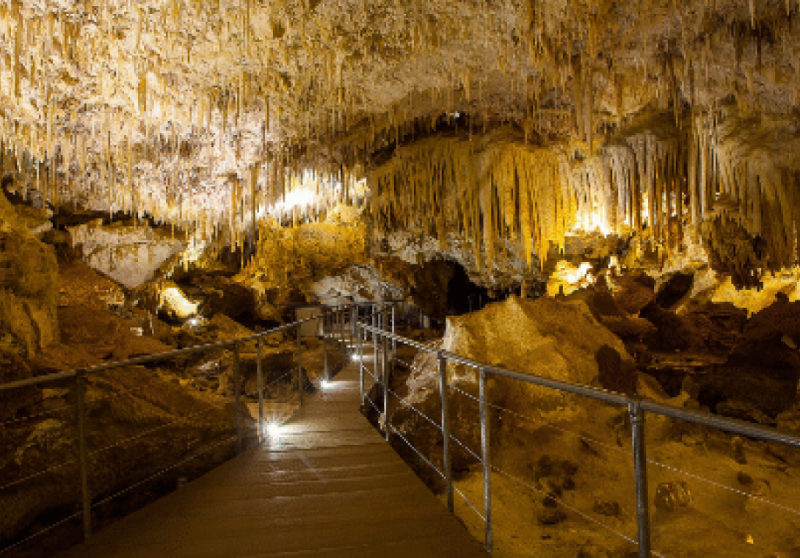 5.Jewel Cave, USA 