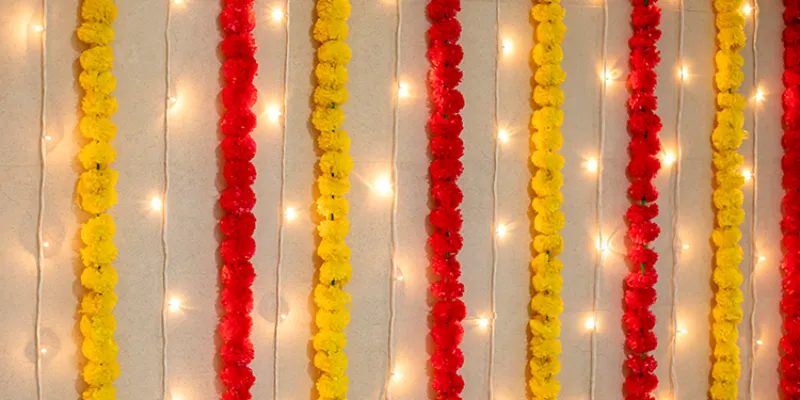 Spruce up walls with garlands 